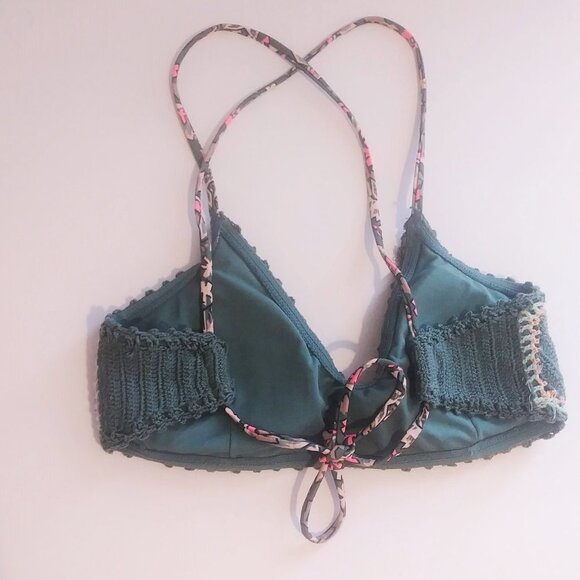 Xhiliration Green Crochet Bikini Top - Picture 4 of 5